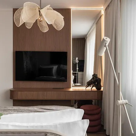 Oh Baby! Premium With Relaxing Bathtub By Lion דירה *